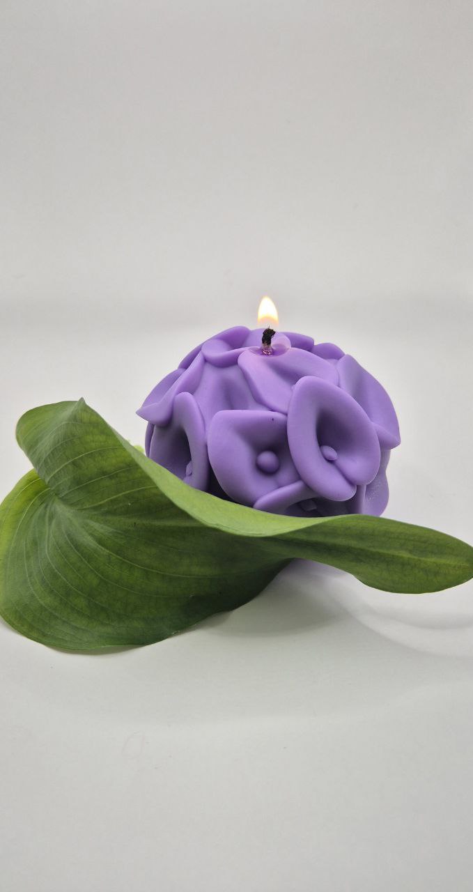 Calla Bloom Sphere Candle